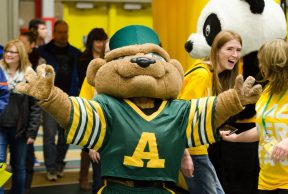 10 Ways To Kick Butt in Your Freshman Year at the University of Alberta
