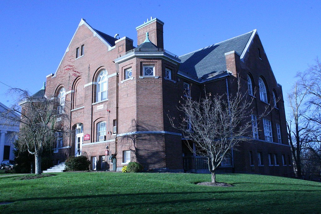 It houses the Anderson Gallery and the Art Department.