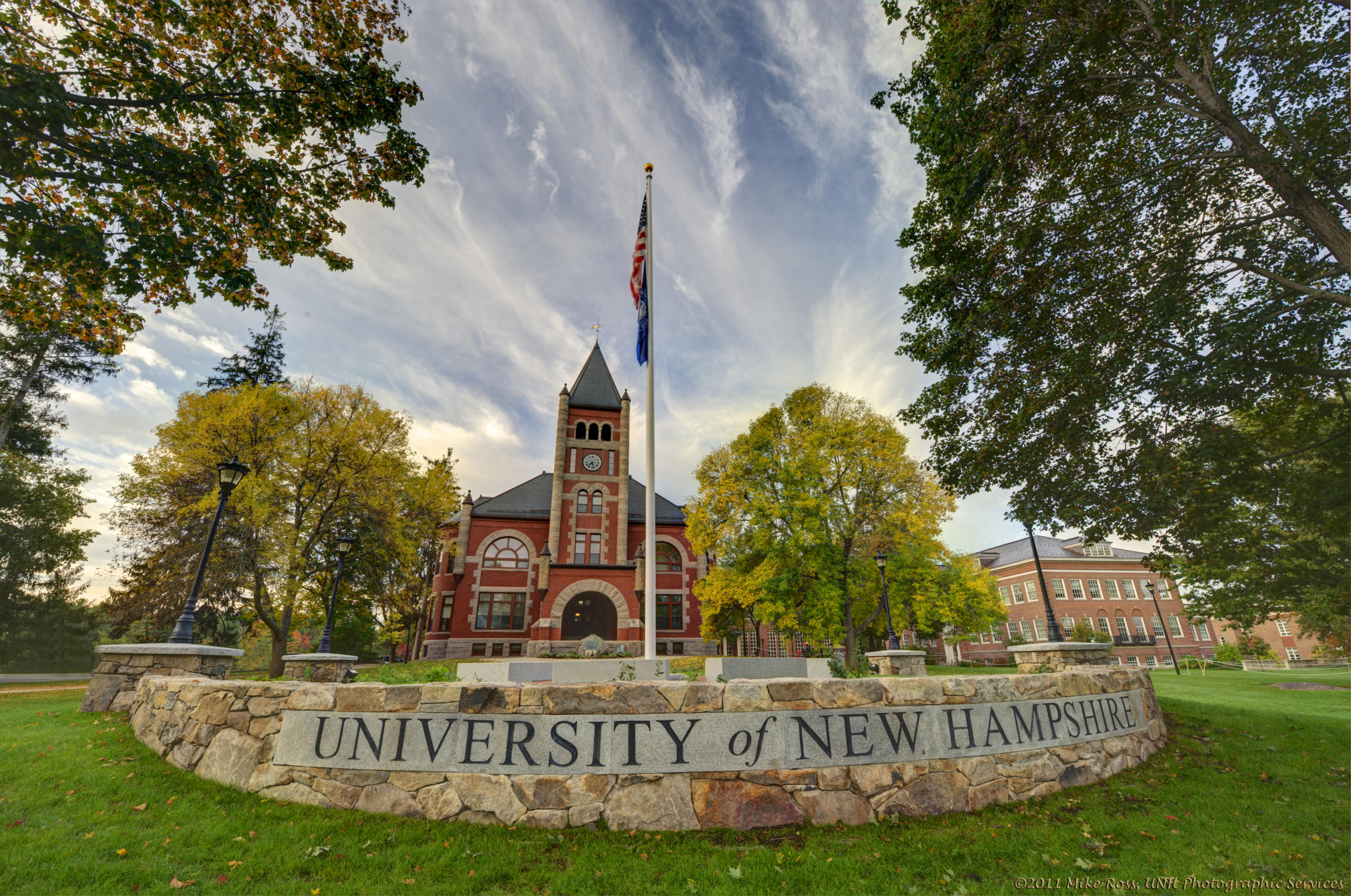University of New Hampshire campus sign