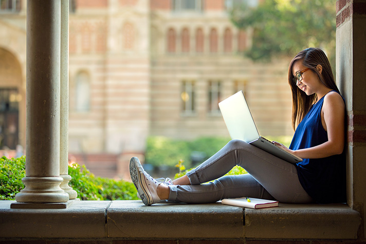 How Do OneClass and Chegg Compare