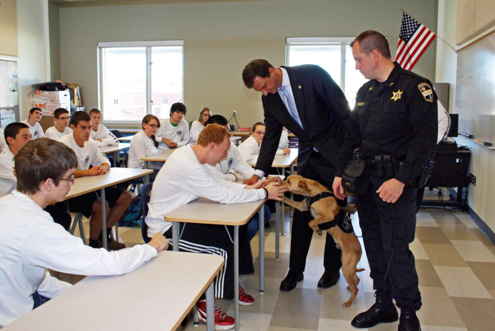Sheriffs Office shows service dog to criminology students