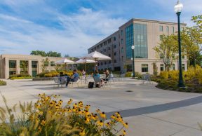 Cafes and Restaurants  for Students at American University
