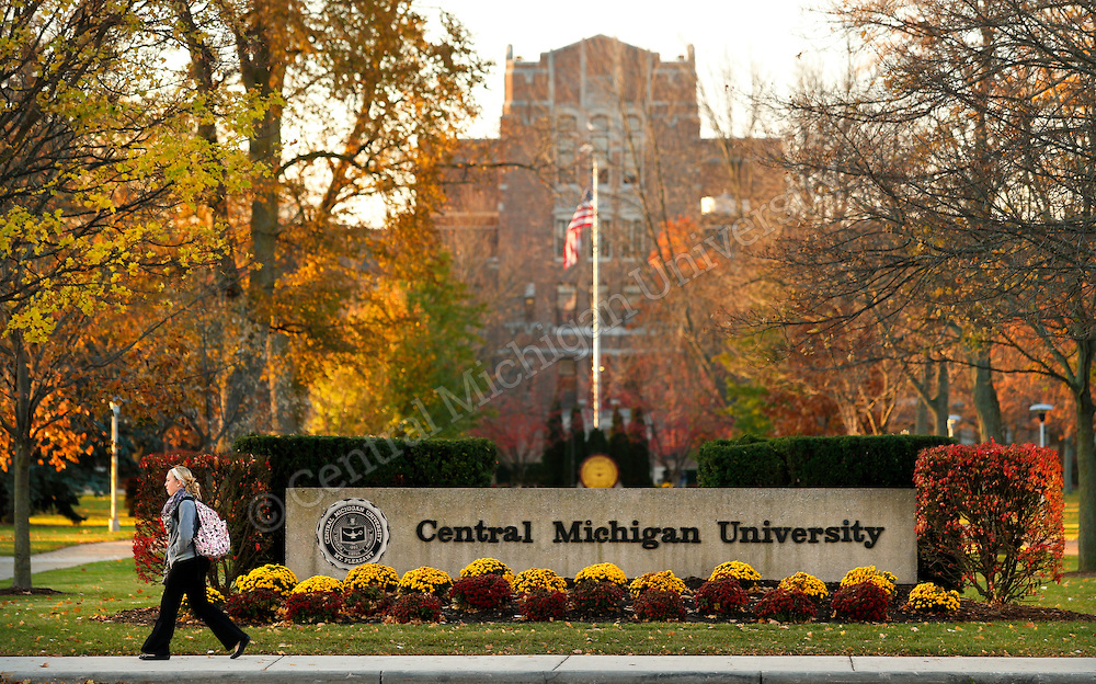 The main sign at the entrance of Central Michigan University