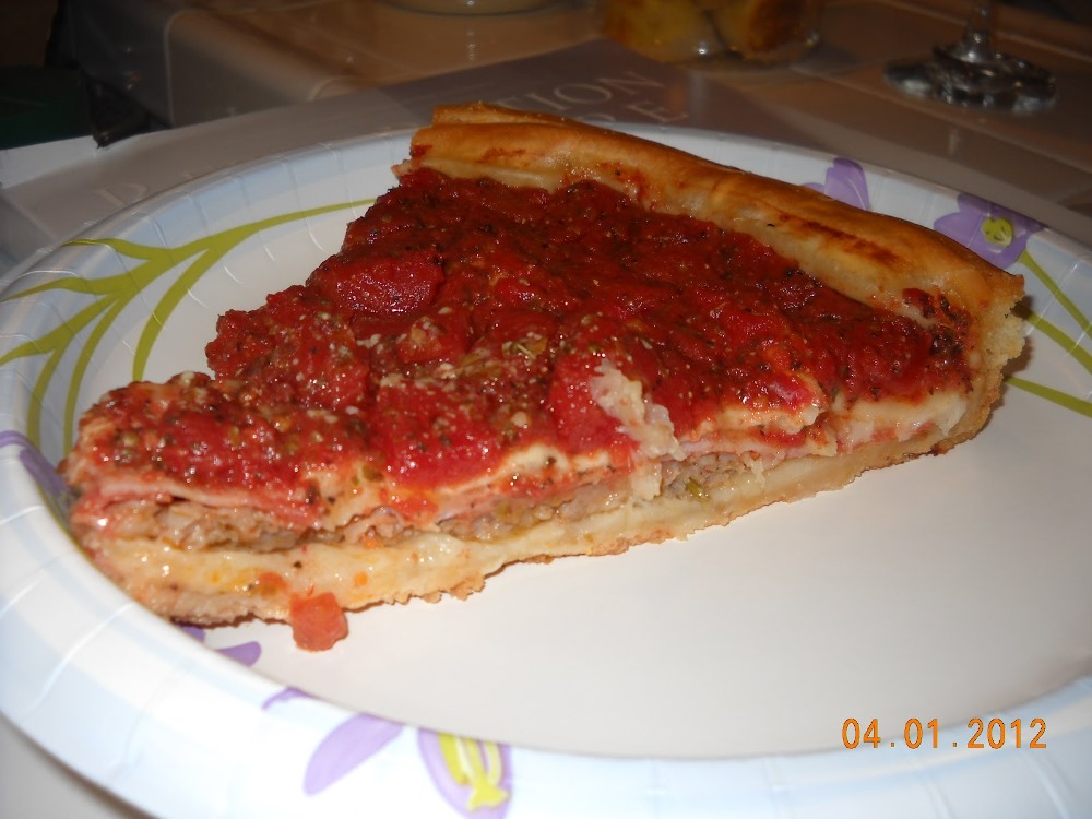 picture of deep dish pizza