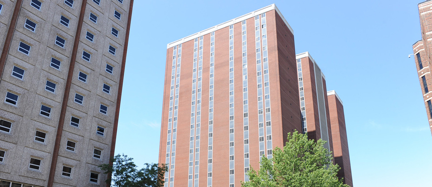 The tall Duquesne tower building at Pittsburgh.