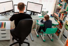How Single Parents Can Balance Kids and a College Degree